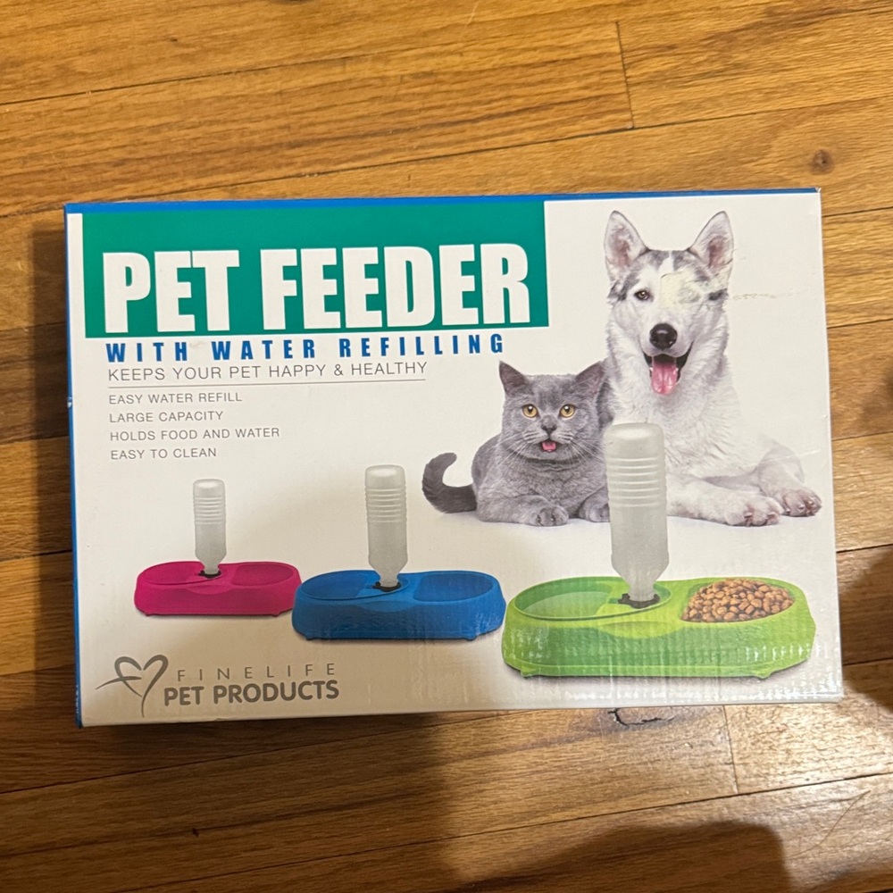 Pet Life Blue and Green Pet Feeder with Water Refilling